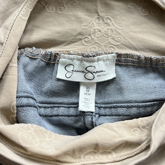 Jessica Simpson Gray Maternity Skinny Jeans - Picture 4 of 4